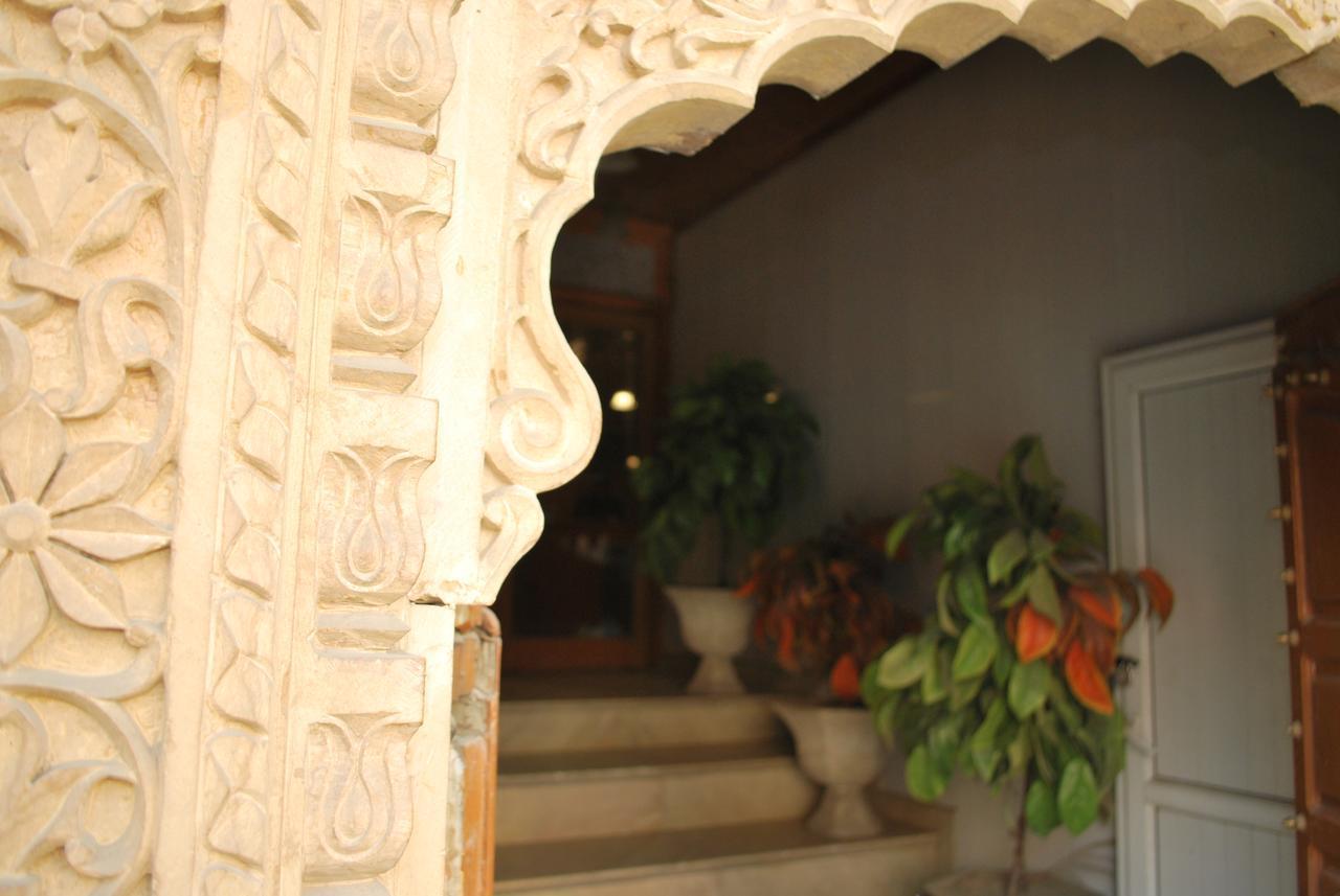 Kaisar Hotel Srinagar  Exterior photo