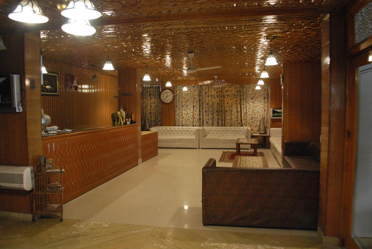Kaisar Hotel Srinagar  Exterior photo